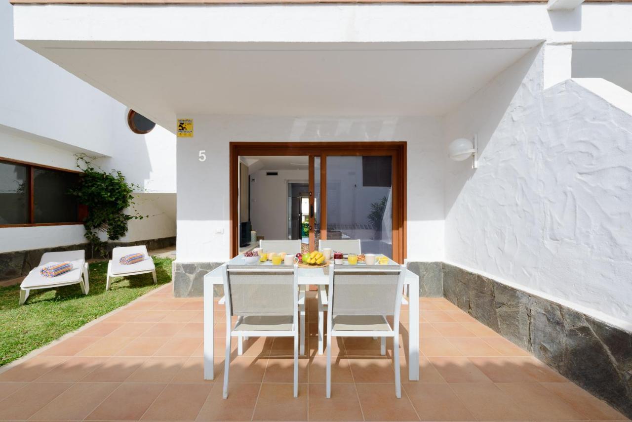 Bonito Bungalow Con Piscina Junto A La Playa San Bartolome Bagian luar foto