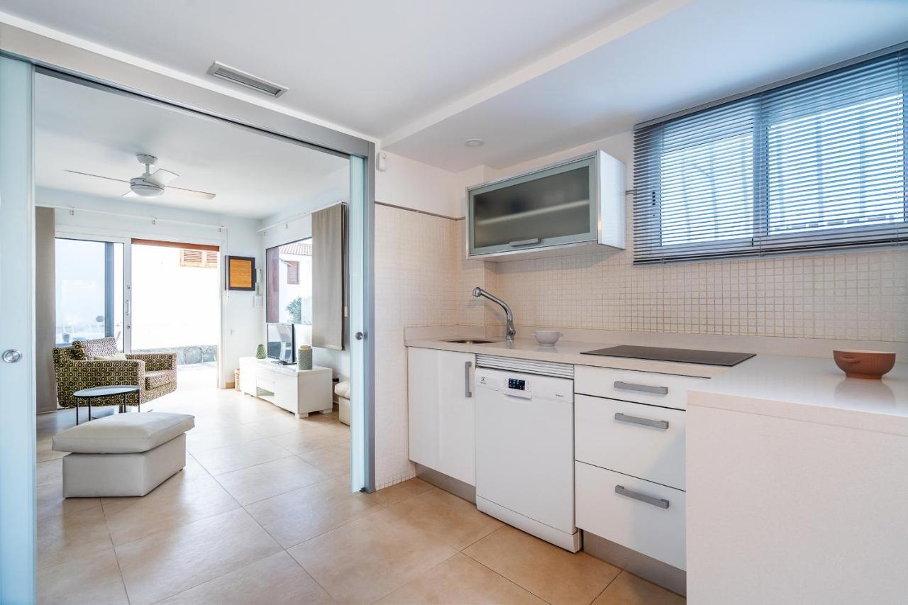 Bonito Bungalow Con Piscina Junto A La Playa San Bartolome Bagian luar foto